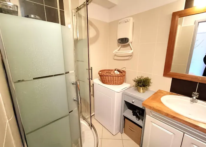 T1 Cosy Vue * Bastia (Corsica)